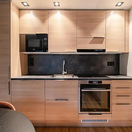 Levillas Levin Cranberry C24 Levi