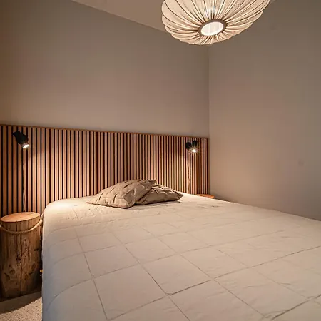 Levillas Levin Cranberry C24 * Levi